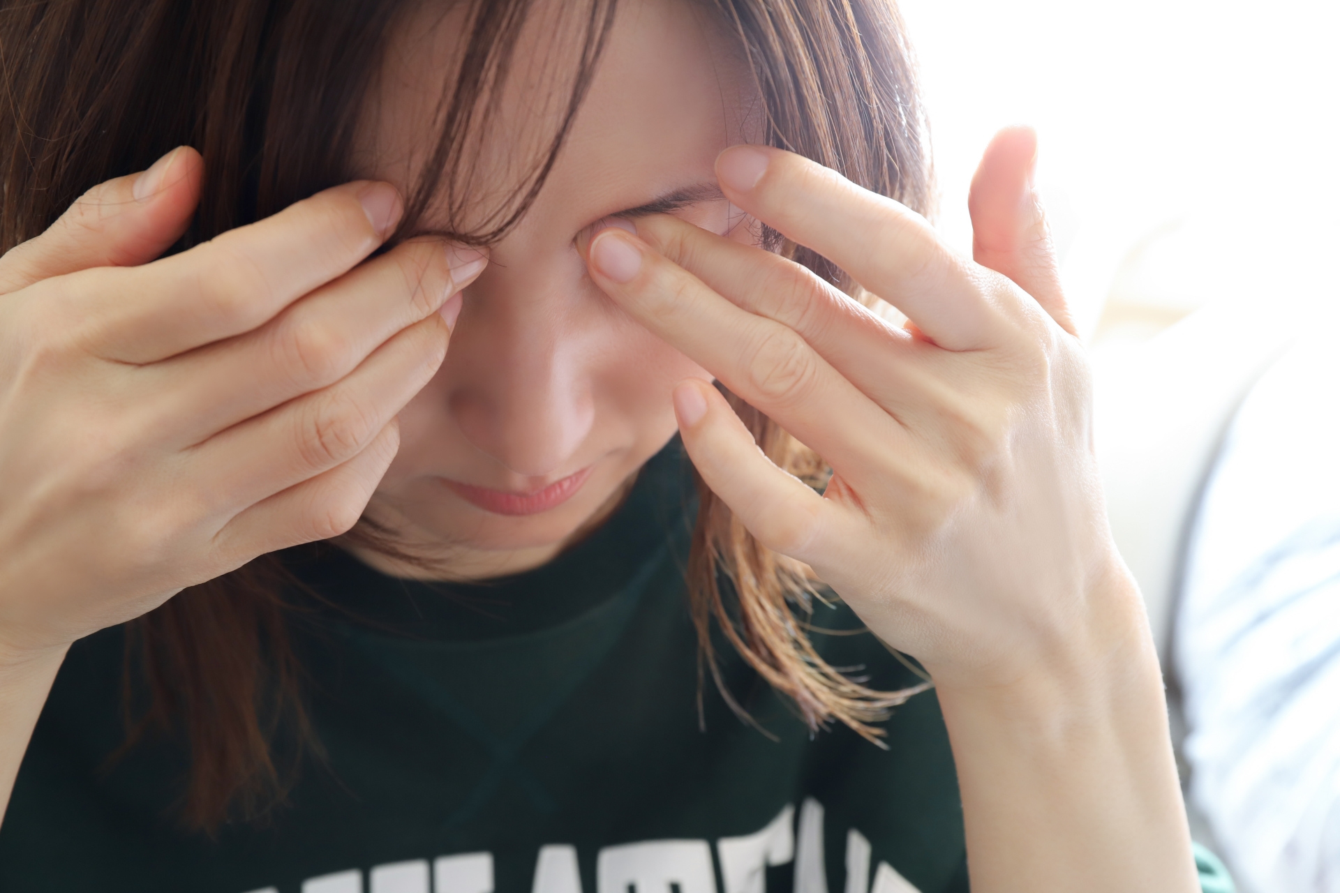 アートメイク後にかゆい原因は？かゆみを感じたときの対処法・かゆみを防ぐポイントとダウンタイムの経過・NG行動も解説